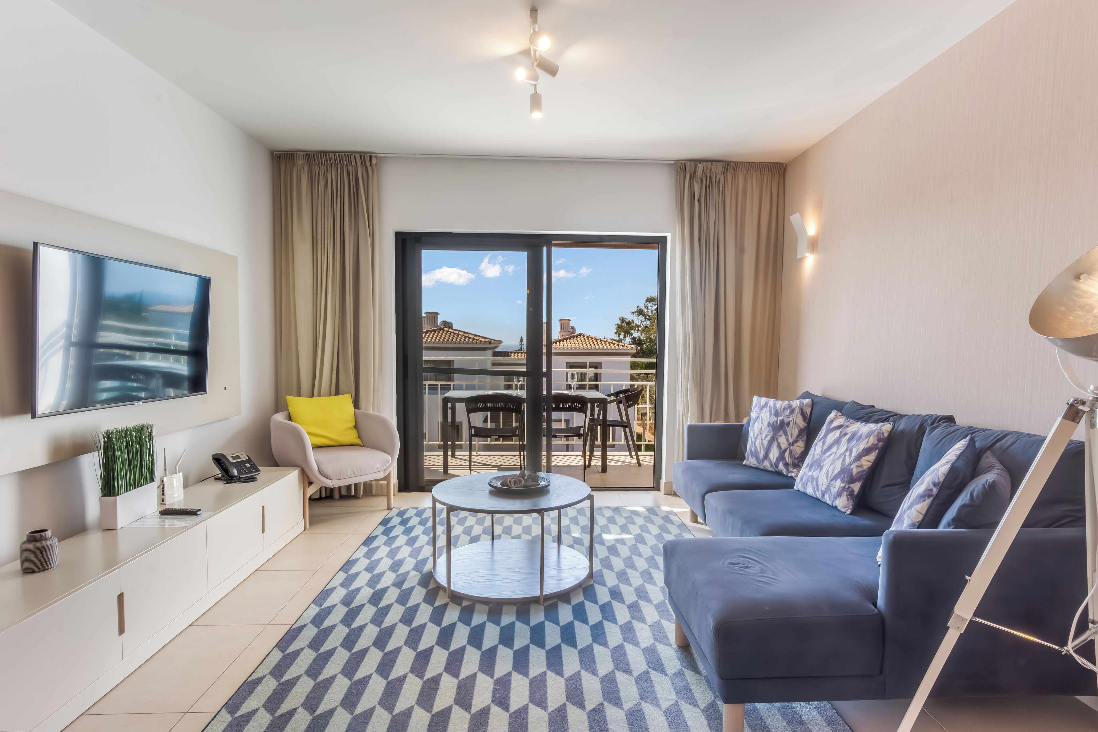 Departamento, 1 habitación, para no fumadores | Área de sala de estar | Televisión de pantalla plana y piso con calefacción 