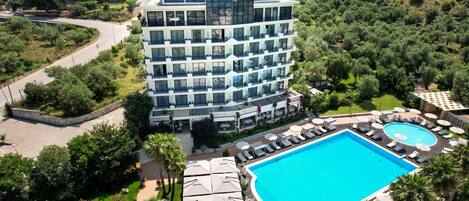 Fachada de la propiedad