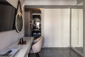 Executive Room with Big Balcony 42 - Oniro City (Athens)