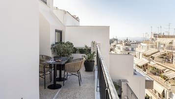 Ropa de cama de alta calidad, escritorio y sistema de insonorización