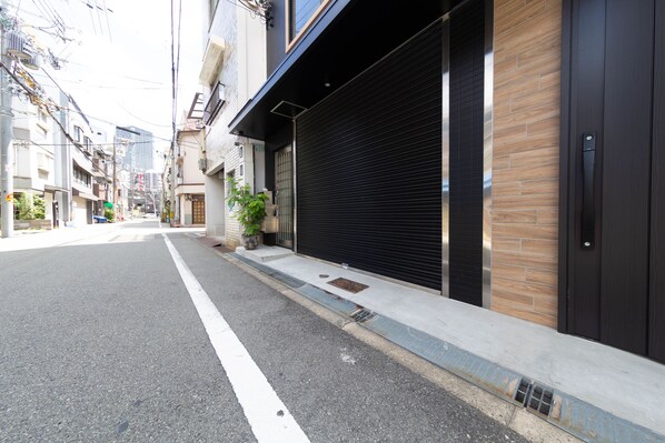 Property entrance - Guest House Megu-chan (Osaka)
