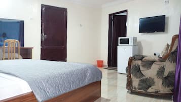 Free WiFi, bed sheets