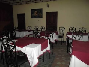 Breakfast, lunch, dinner served; local and international cuisine