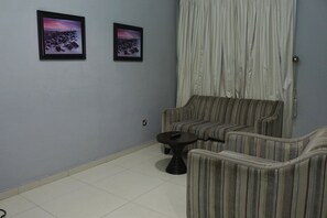 Living area - Olive Branch Hotel (Port Harcourt)