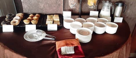 Daily buffet breakfast (INR 385 per person)