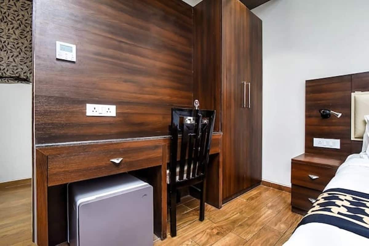 Standard Room | Living area