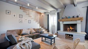 Villa, 4 Bedrooms, Private Pool (Divina) | Living room | Flat-screen TV