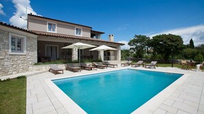 Outdoor pool - Villa Astarea & Divina (Marcana)