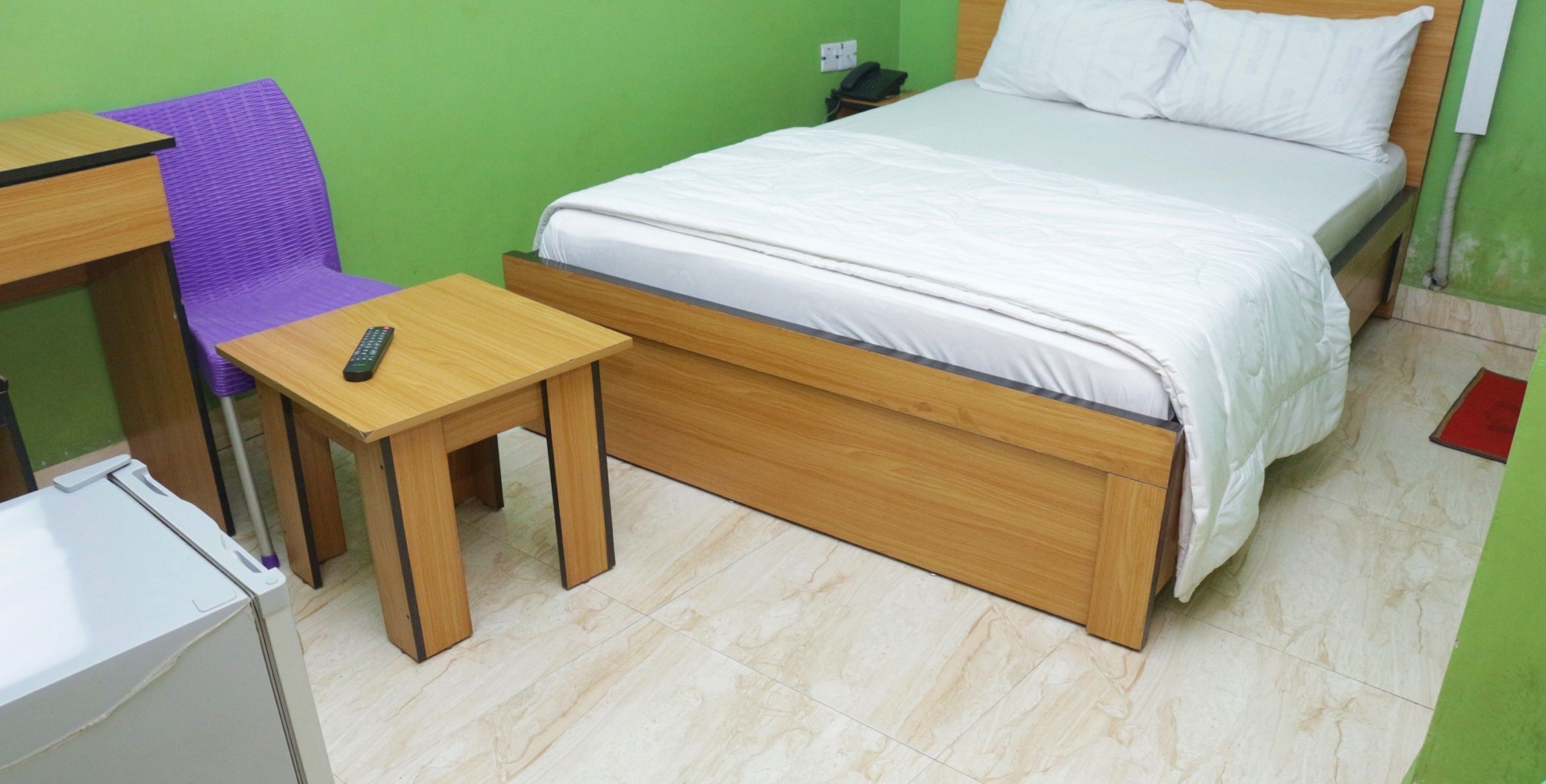 In-room safe, bed sheets