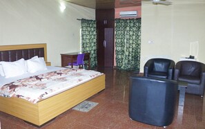 Executive Room | In-room safe, bed sheets - Tranquility Hotel (Uyo)