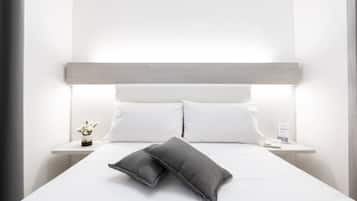 Habitación doble (small) | Minibar, caja fuerte, escritorio y wifi gratis