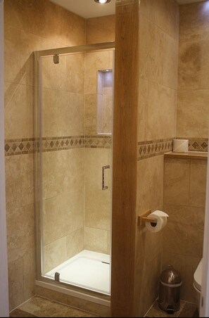 Doppelzimmer zur Einzelnutzung | Badezimmer