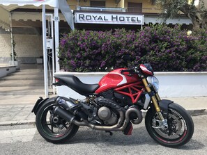 Self-parking (surcharge) - Hotel Royal (San Benedetto del Tronto)