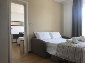 Minibar, in-room safe, desk, laptop workspace - Hotel Royal (San Benedetto del Tronto)