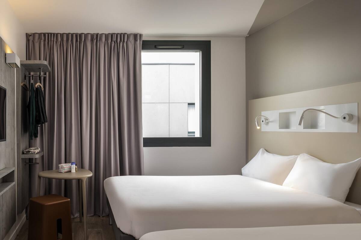 Family Double Room, Multiple Beds | Desk, blackout drapes, soundproofing, cribs (free)