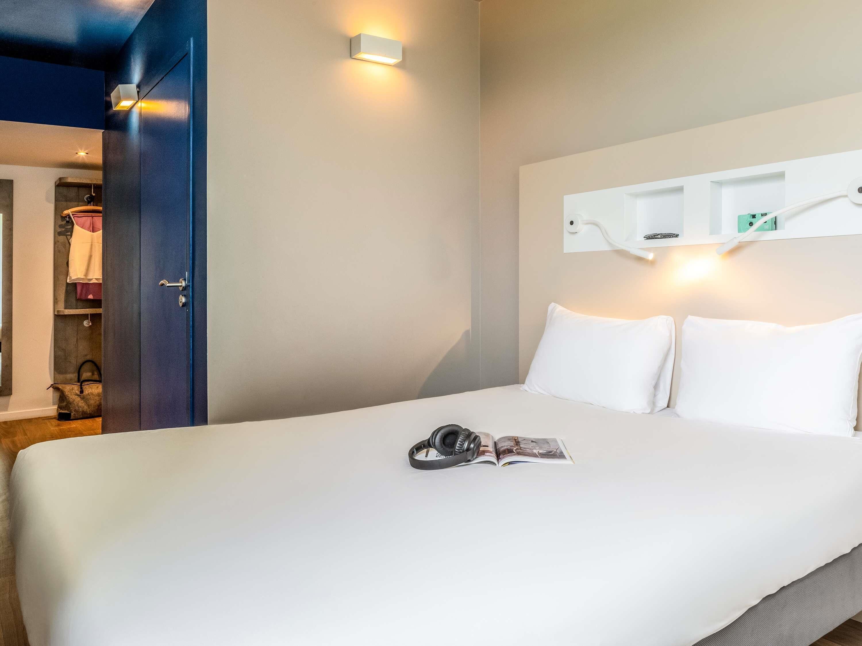 Standard Room, 1 Double Bed | Desk, blackout curtains, soundproofing, free cots/infant beds