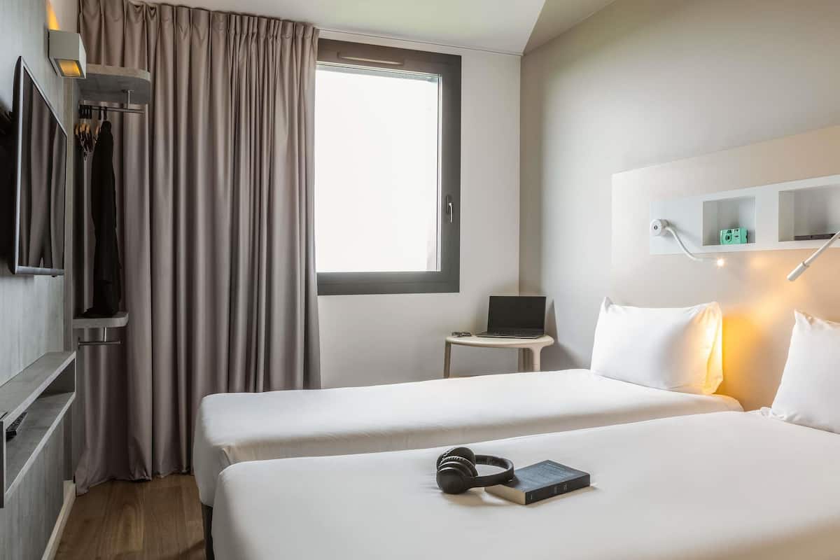 Twin Room, 2 Single Beds
