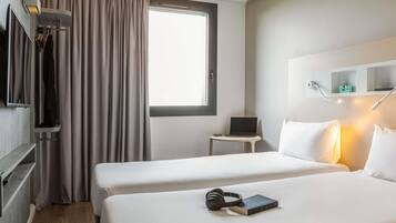 Twin Room, 2 Twin Beds | Desk, blackout drapes, soundproofing, free cribs/infant beds