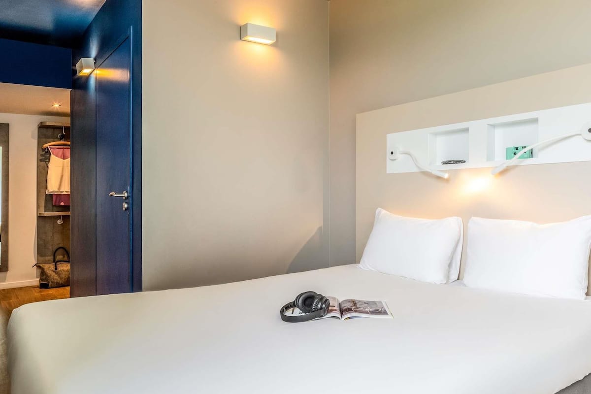 Standard Room, 1 Double Bed | Desk, blackout curtains, soundproofing, free cots/infant beds
