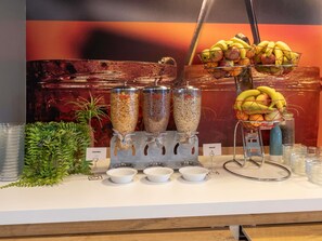 Daily buffet breakfast for a fee - ibis budget Gonesse Le Bourget (Gonesse)