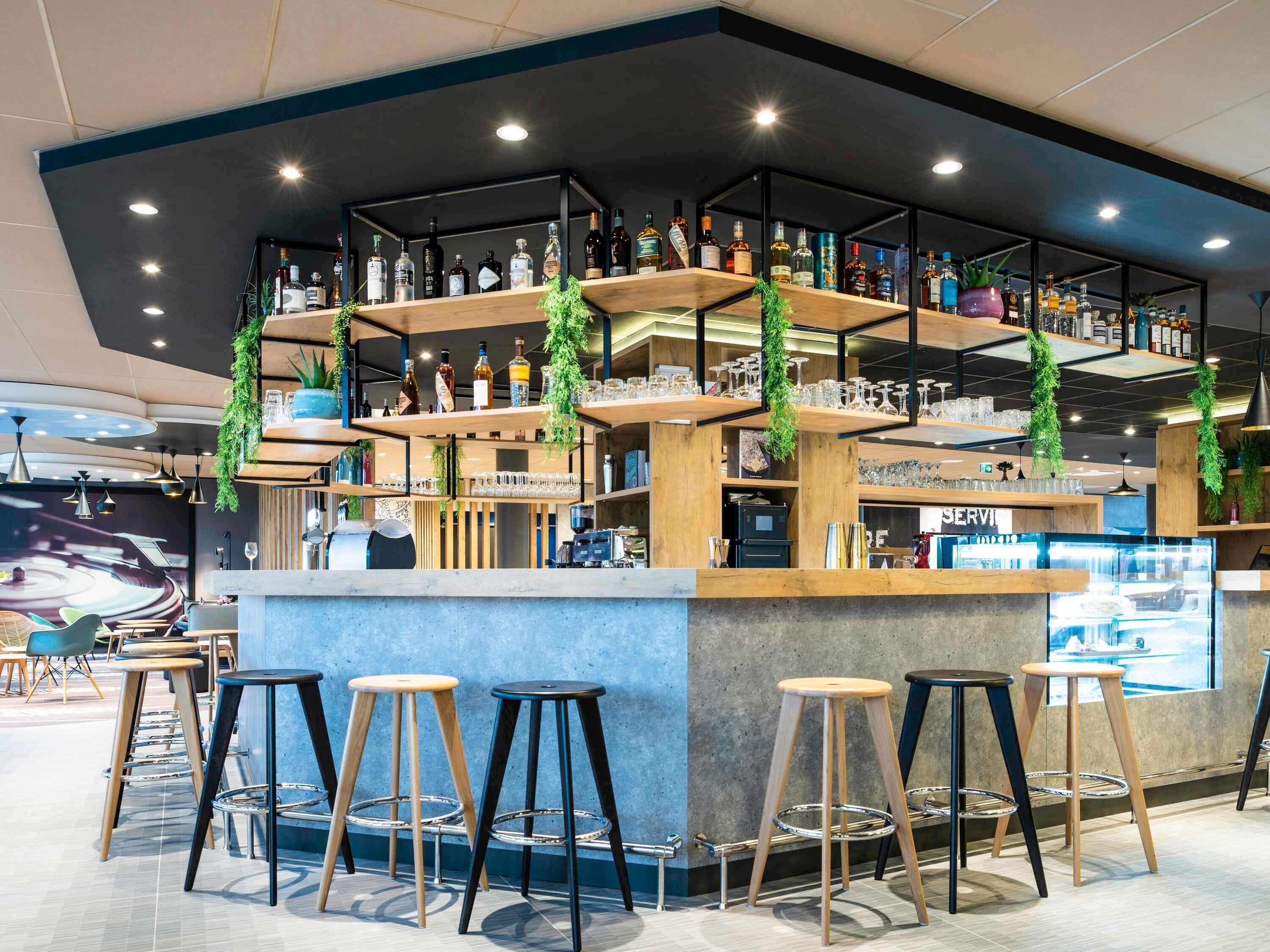 Bar (in der Unterkunft)
