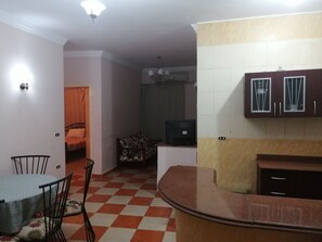 Een flatscreentelevisie