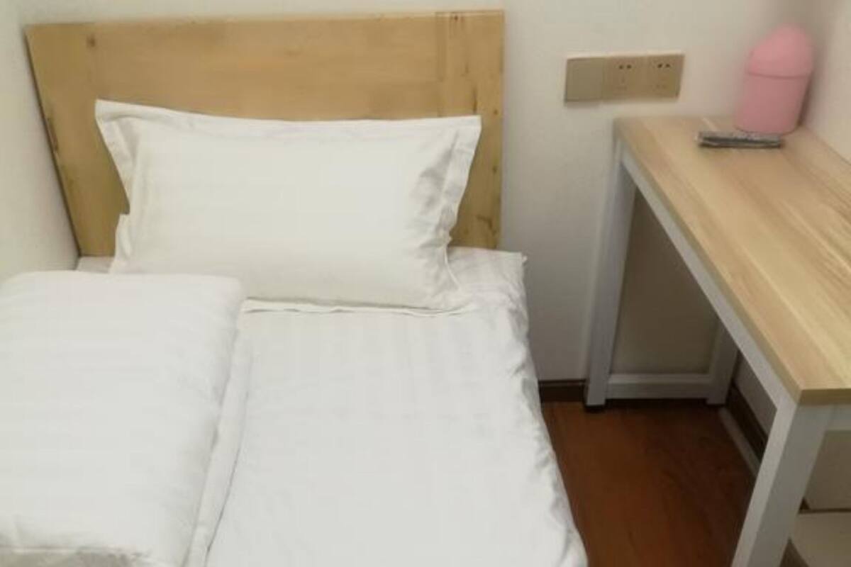 Kamar Single | Tirai kedap cahaya dan Wi-Fi gratis