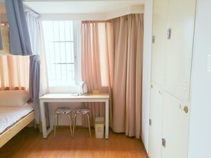 Blackout curtains, free WiFi