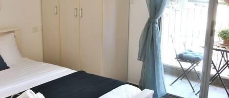 Lejlighed - byudsigt | 1 soveværelse, strygejern/strygebræt, ekstra senge (tillægsgebyr)