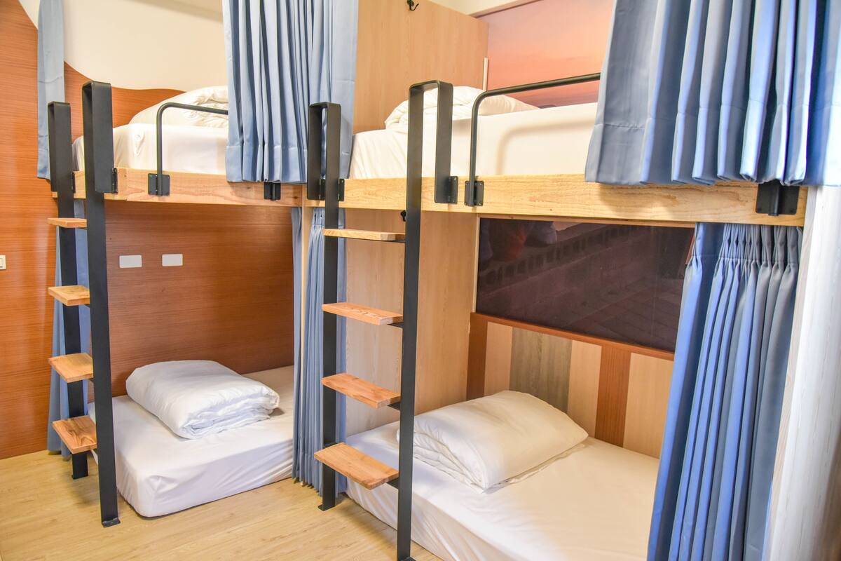 Basic Shared Dormitory, Women only | Desk, rollaway beds, free WiFi