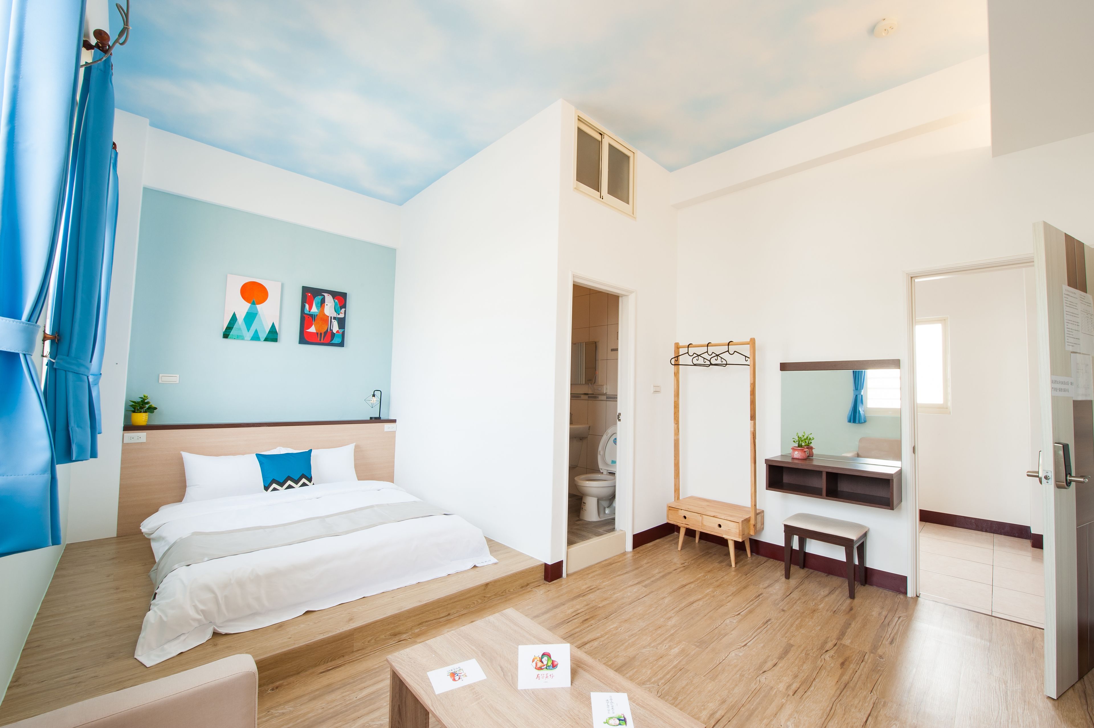 Habitación clásica, 1 cama matrimonial | Escritorio, camas extra y wifi gratis 