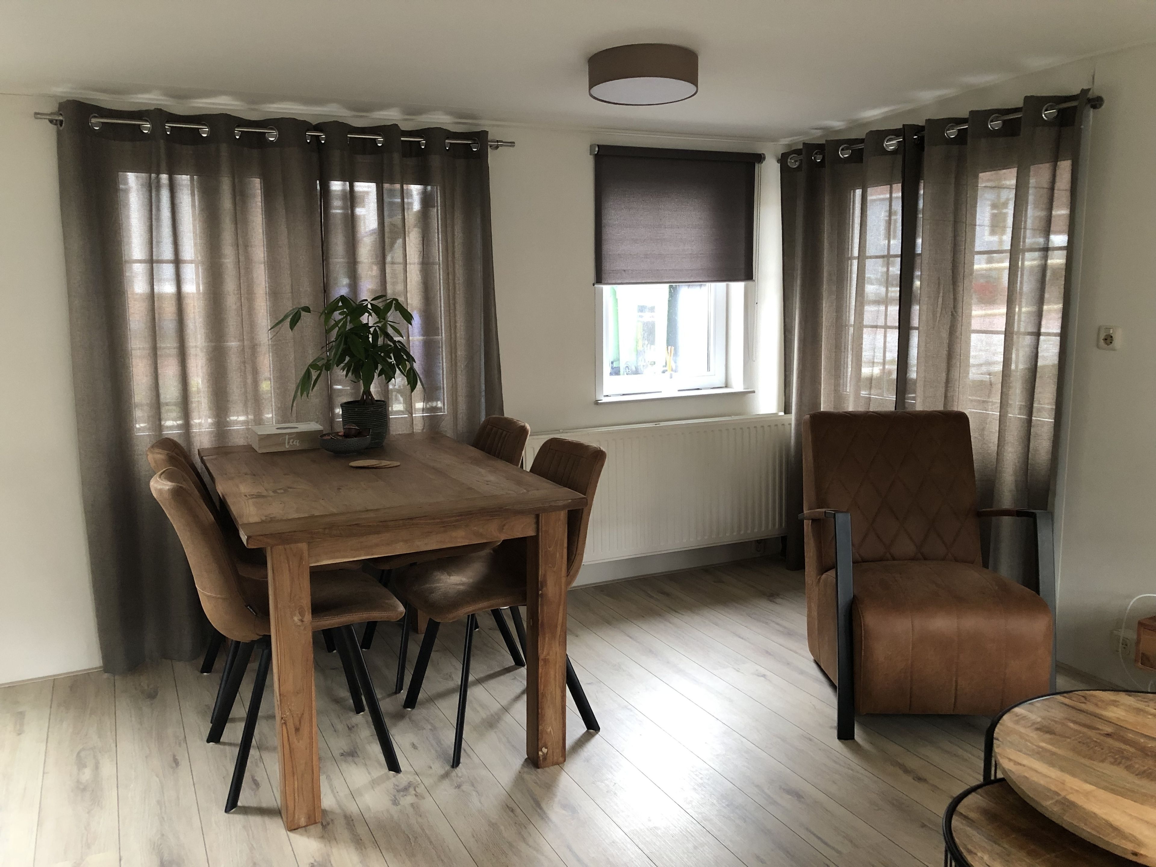 Căn hộ Deluxe | Khu vực ăn uống tại phòng