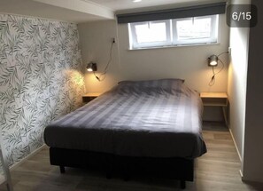 Lägenhet Deluxe | Individuell inredning, unika möbler och mörkläggningsgardiner