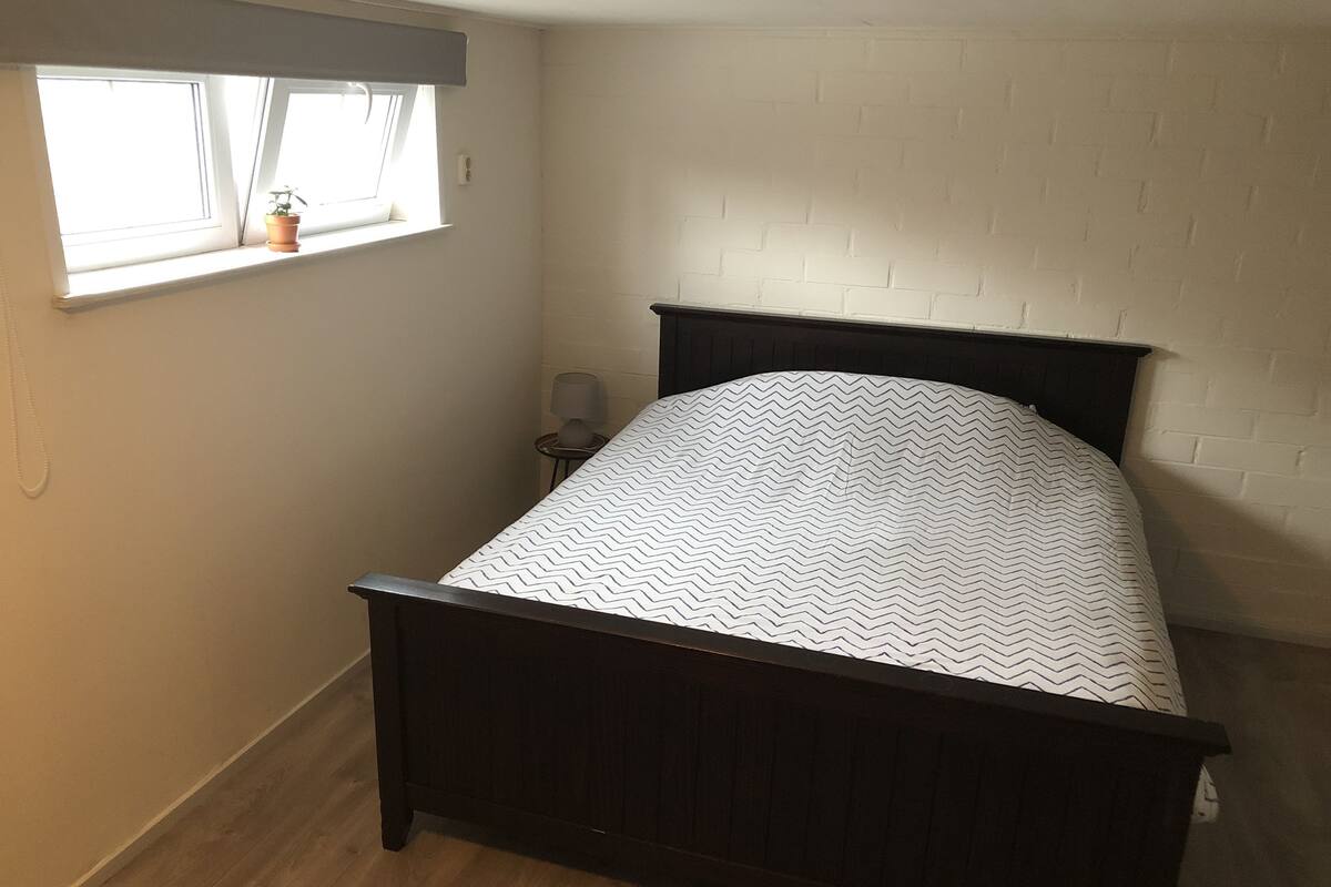 City Apartment | Blackout curtains, iron/ironing board, cots/infant beds, free WiFi