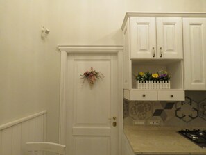 Wasserkocher mit Kaffee-/Teezubehör, Kochgeschirr/Geschirr/Besteck