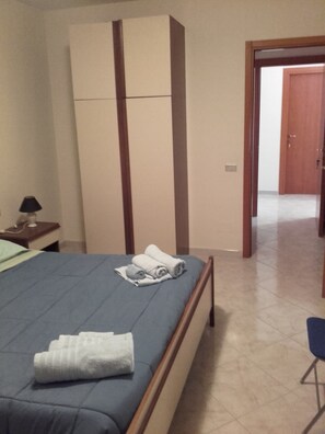 Comfort Double Room Single Use (Orchidea) | Free WiFi, bed sheets - Home Sweet Home (Matera)