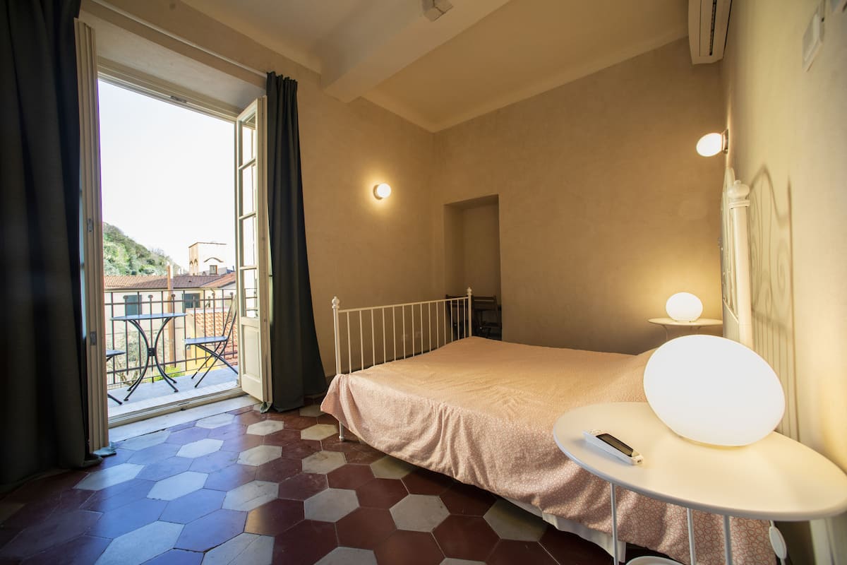 Double Room, Shared Bathroom | Katil lipat simpan/tambahan, Wi-fi percuma, cadar katil 