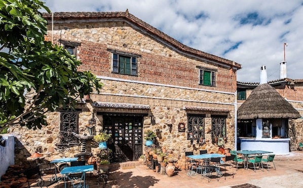 Vista frontal de la propiedad