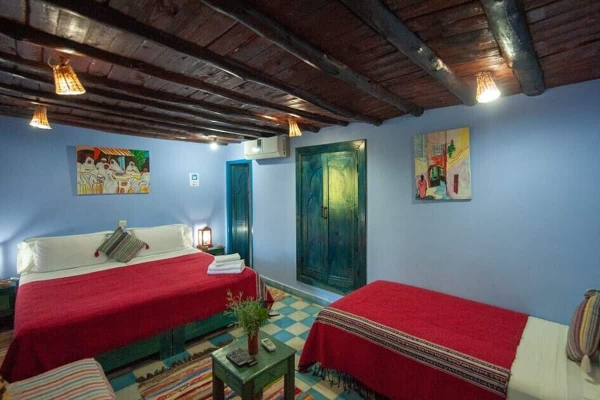 Triple Room | 1 bedroom, minibar, bed sheets