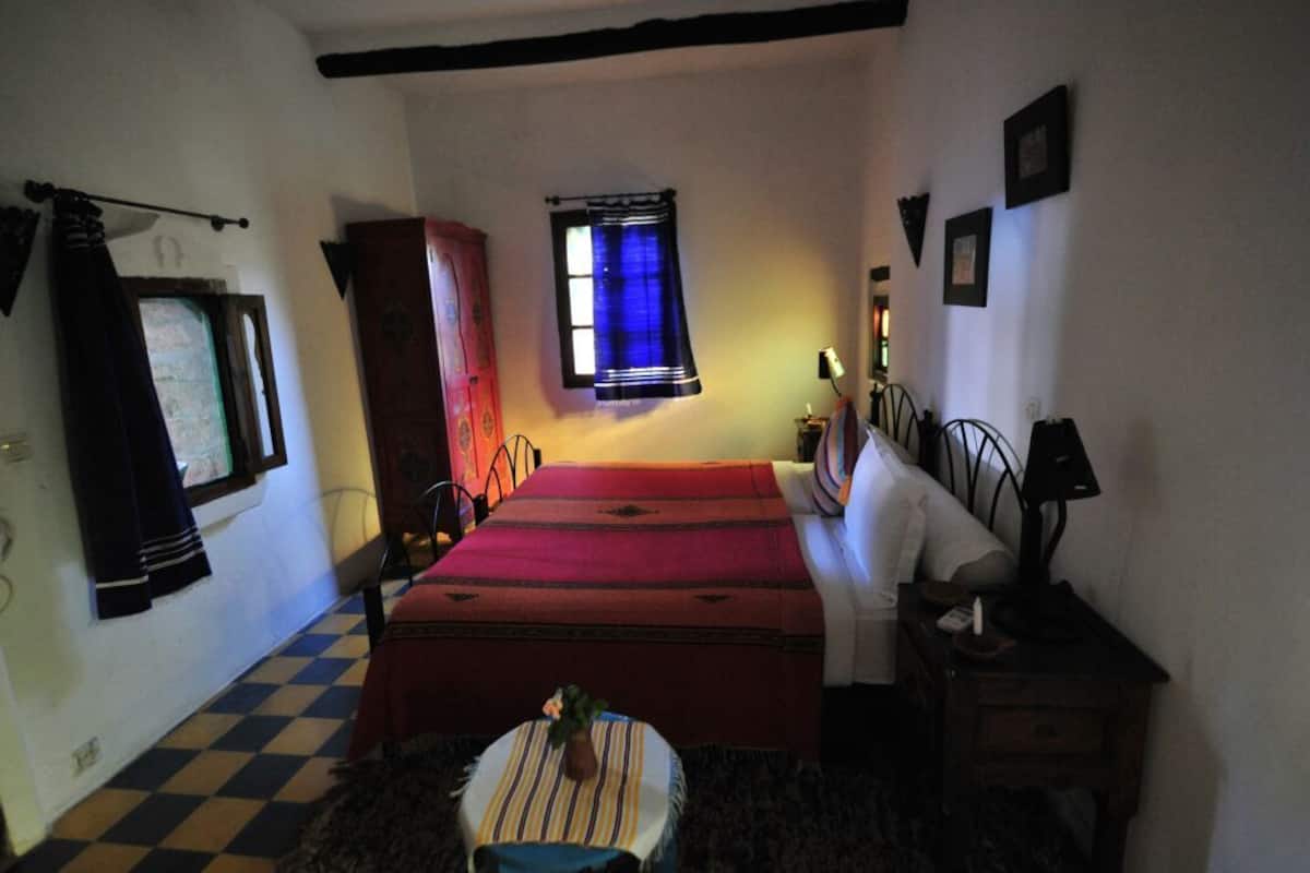 Twin Room | 1 bedroom, minibar, bed sheets