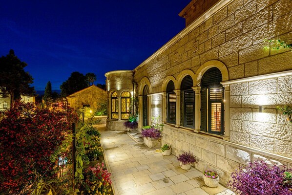 Front of property - Villa Mediteran (Dubrovnik)