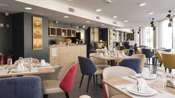 Dagelijks ontbijtbuffet (EUR 18 per persoon)