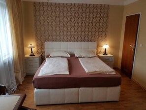 واي فاي مجانًا وملاءات أسرّة