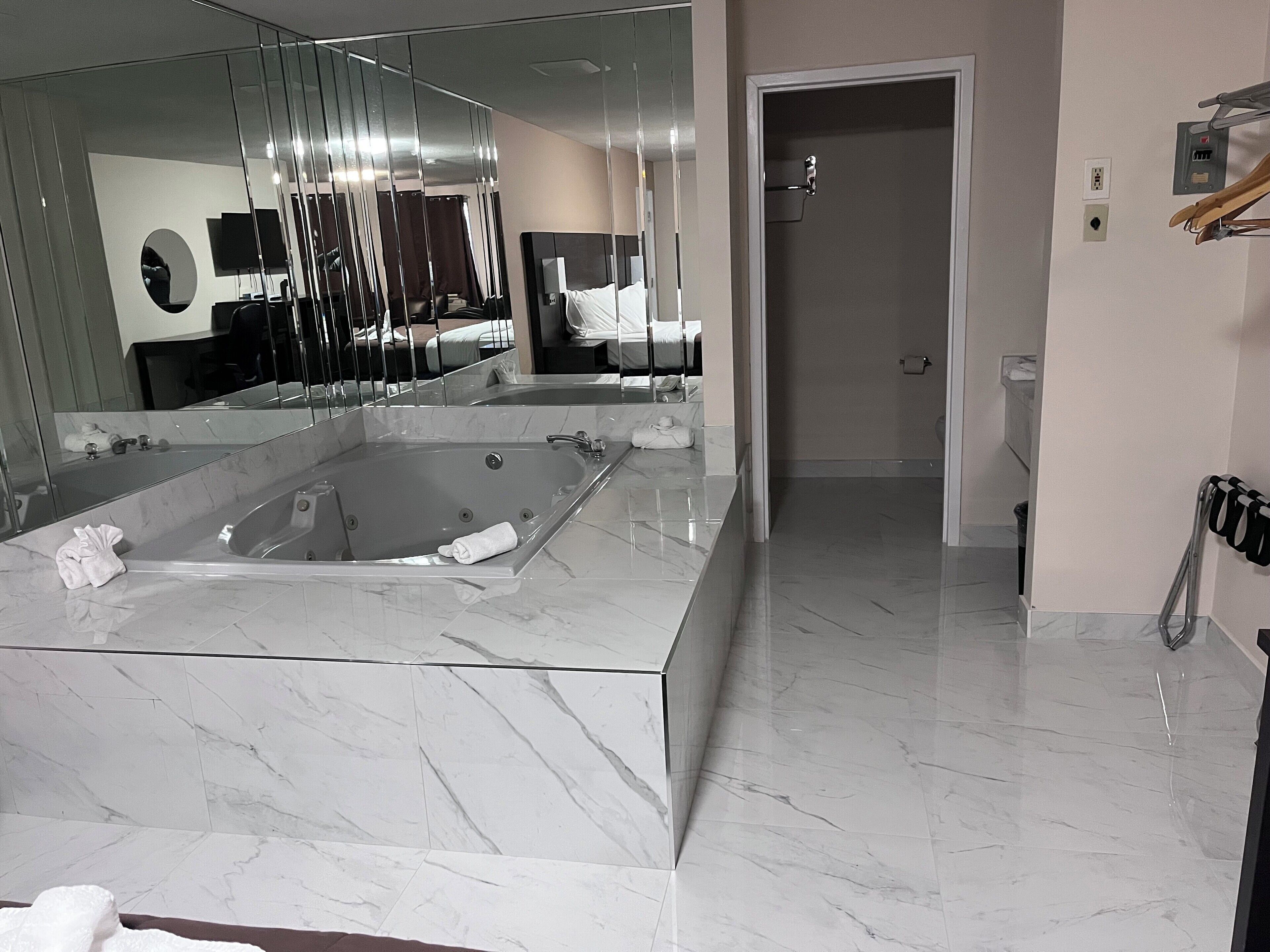 Foto - Falls Lodge & Suites