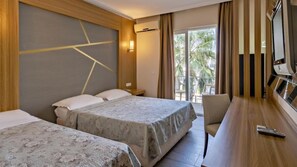 Minibar, Verdunkelungsvorhänge, schallisolierte Zimmer, kostenloses WLAN
