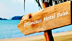 Traslado desde/hacia la playa gratis, sillas reclinables de playa
