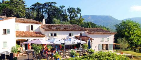 Façana frontal de l'allotjament