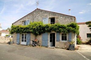 Exterior - Chambre D'Hotes Le Lavoir (Doix-lès-Fontaines)