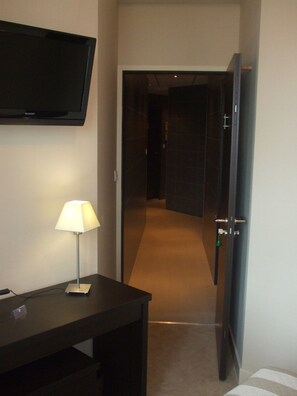 Double Room, 1 Queen Bed, Non Smoking | Room amenity - Le Relais (Saint-Quentin-les-Anges)