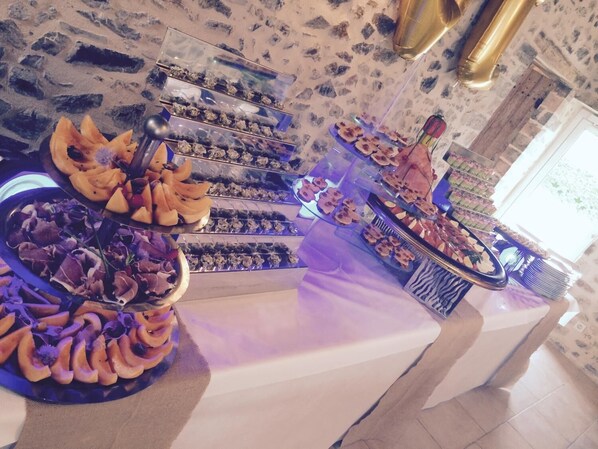 Dining - Le Relais (Saint-Quentin-les-Anges)